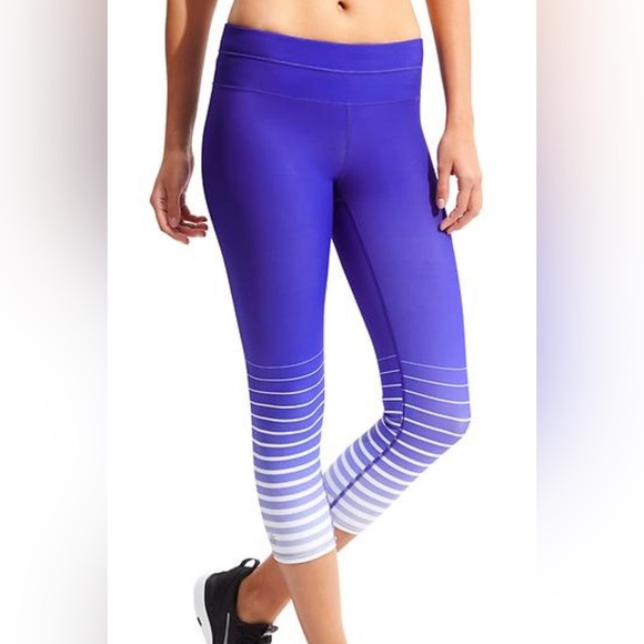 Athleta Womens stripe fade sonar Capri activewear leggings Sz small - Picture 1 of 9